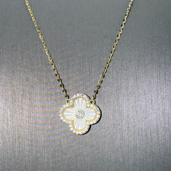 Mother of Pearl Clover Necklace - Picture 3 of 8